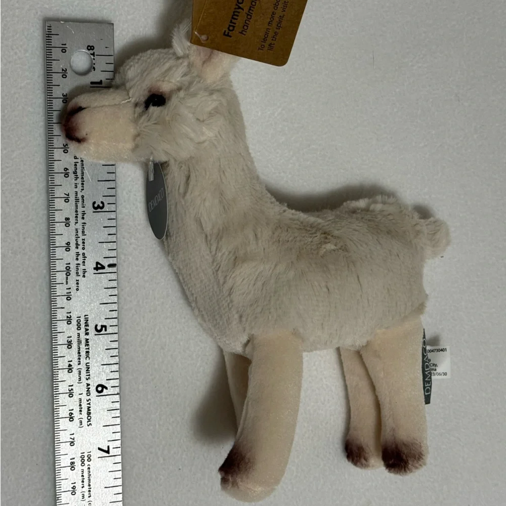 Demdaco Farm Friends Cream and Brown Plush Llama NWT